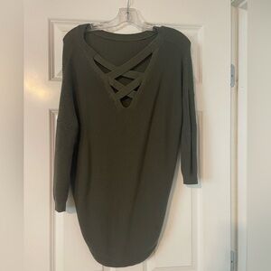 Womens 3/4 sleeve cross back sweater